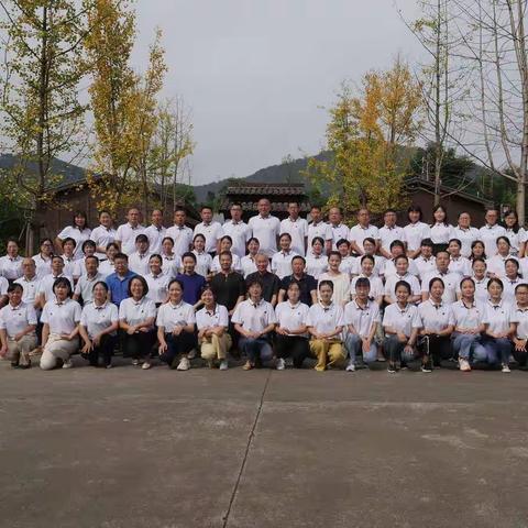 跟着国学大师，我们去叩国学的大门！