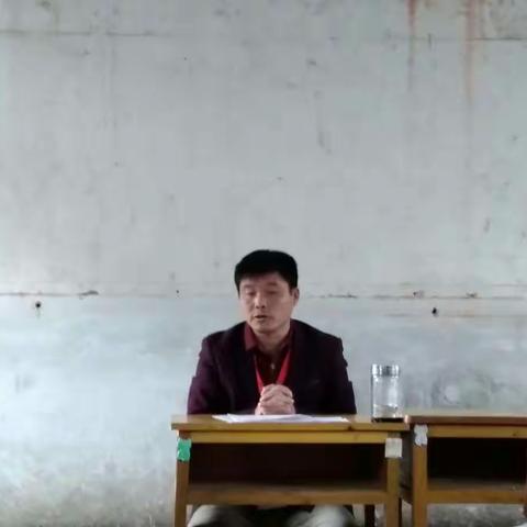 高一各班班主任及授课教师向家长介绍班级情况及学科教学方法