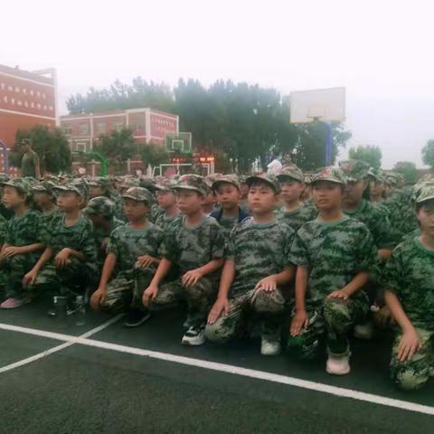 洪庄杨实验小学爱国电影进校园主题活动