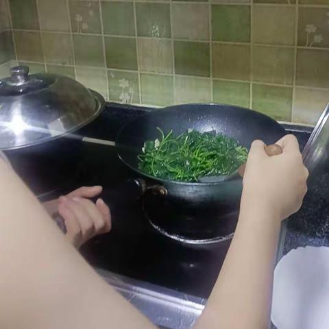 “双节”家宴我做主  功夫不负有心人