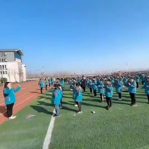 “庆元旦，迎新年”                                               ---正阳县第一实验学校四年级组