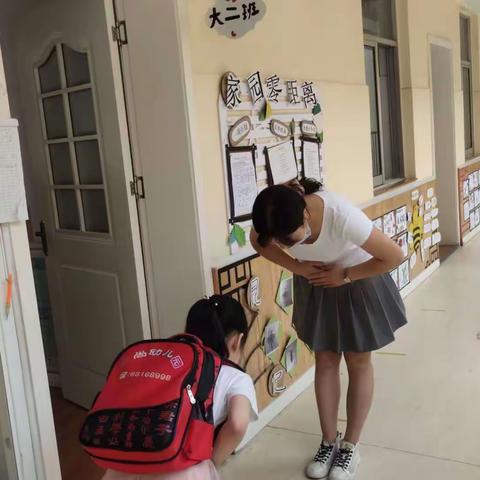 幼儿园是我家，老师爱我，我爱她。