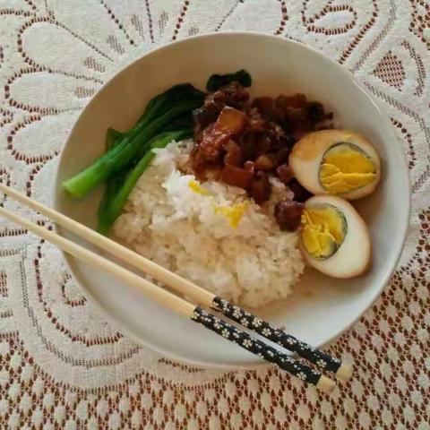 小红锅@香喷喷卤肉饭🍚