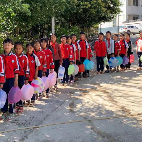 学习雷锋精神～做新时代好少年