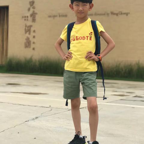 我的精彩假期——红领巾与国旗同行，我看祖国山河美