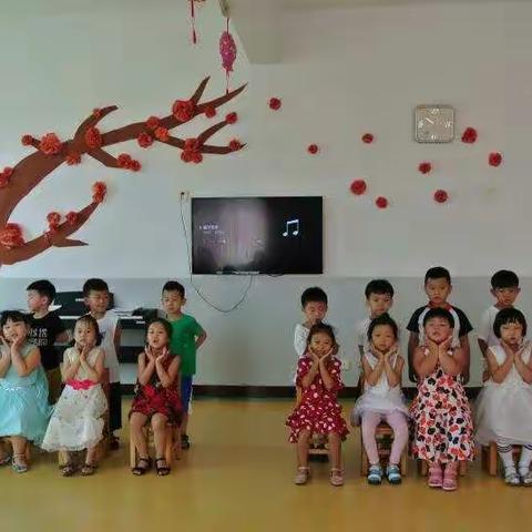 大地幼儿园成果汇报会活动