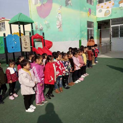 交通安全从娃娃抓起 刘幼宝贝加油！