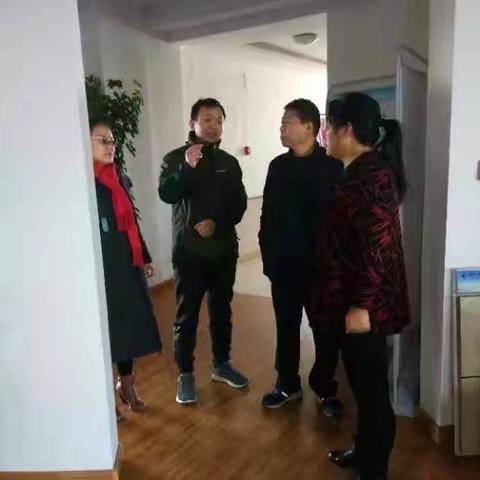 市非公和社会组织党建指导团崔士钧书记、赵庆峰书记到华龙集团党支部指导党建工作