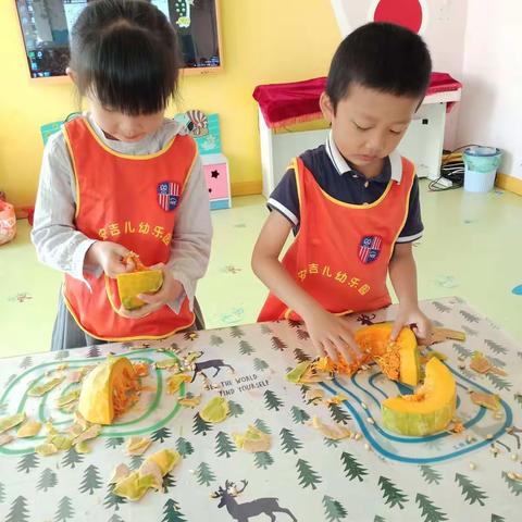 安吉儿幼儿园海鸥一班万圣节制作美味🎃南瓜饼