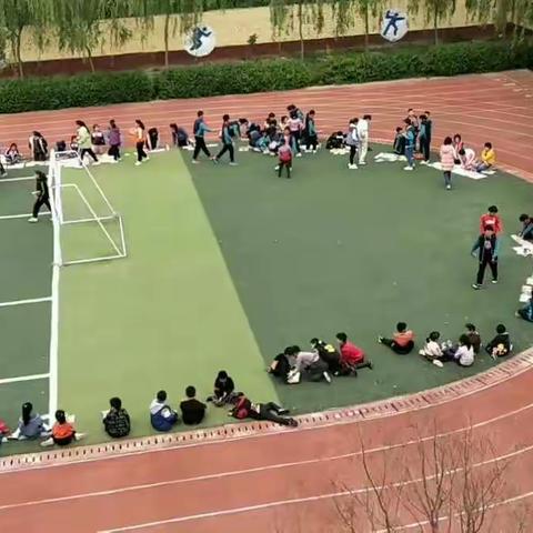 书尚往来 韩集乡仇陶中心小学第二届“图书大集”开市