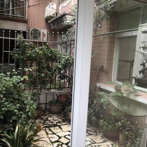 ❤️🔥华意苑产权110，带花园，黄金楼层大两房可改三房46.8万，抢房热线611777