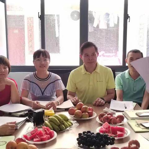 读书，分享，成长 ——三、四年级教师读书沙龙