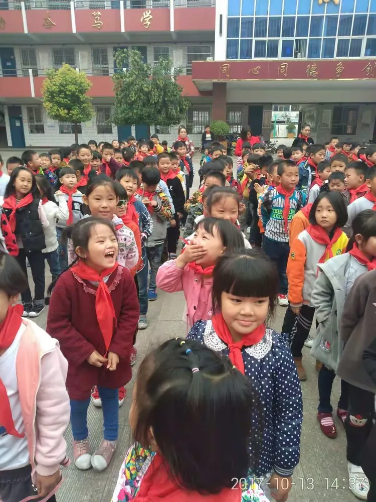 —淮阳县龙湖小学 2017秋季入队仪式