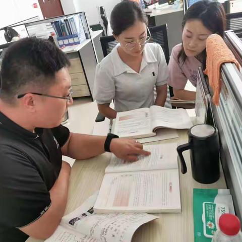 秋风送秋意  教研润我心——橡树湾小学三年级组