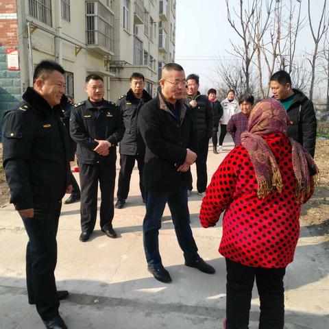 鱼台县综合行政执法局慰问困难户