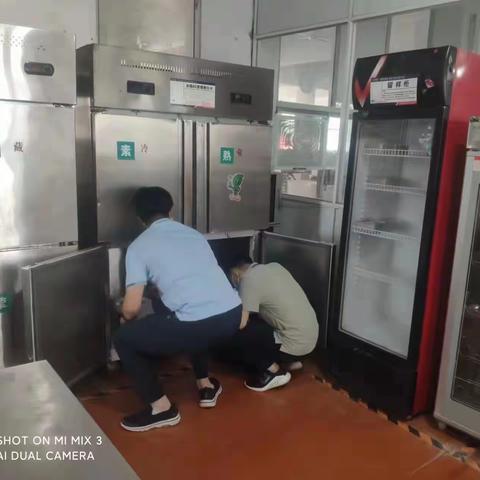 水寨乡市场监管所带队督查学校食品安全工作