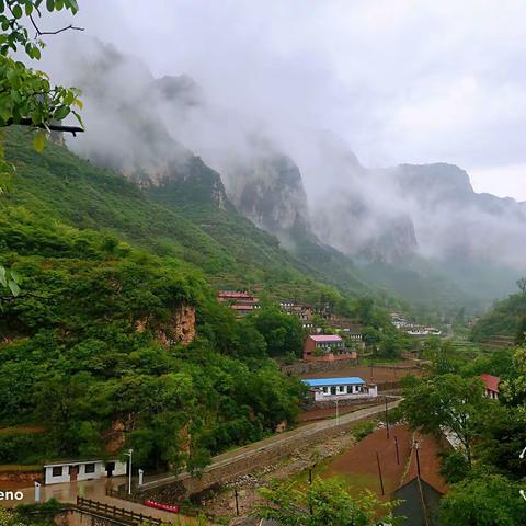 历险崇山路