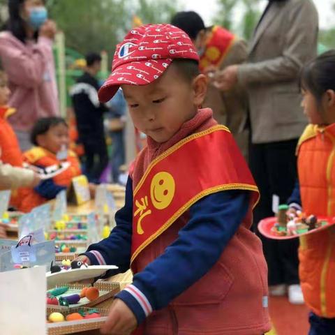 小手传大爱—城西一幼一分园小一班爱心义卖活动