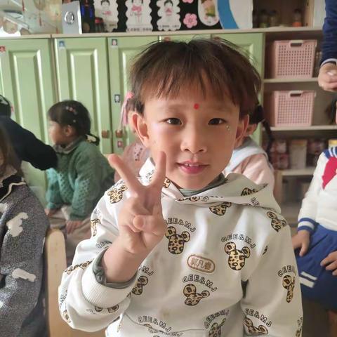 城西一幼一分园小一班唐诗朗诵表演