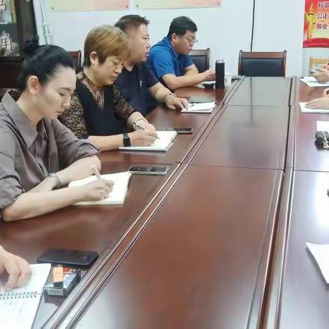 东岗头社区召开租赁合同整改协调会