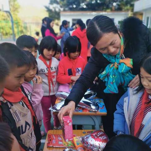 “青春扶贫·爱心助学”——2020年梧州市题甫小学爱心义卖活动