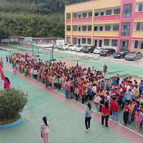 “请党放心·强国有我”——2021年梧州市题甫小学建队日新队员入队仪式