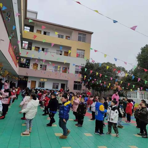 大班下学期结束了，老师记录宝贝们的成长与快乐。