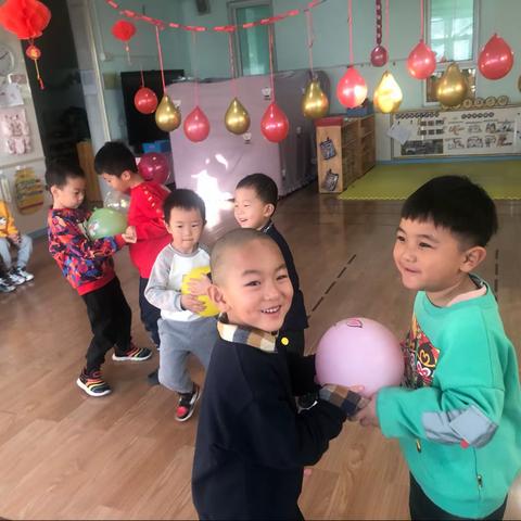 “健康虎宝来嬉戏，生龙活虎迎新年”——良乡第四幼儿园中三班迎新春活动