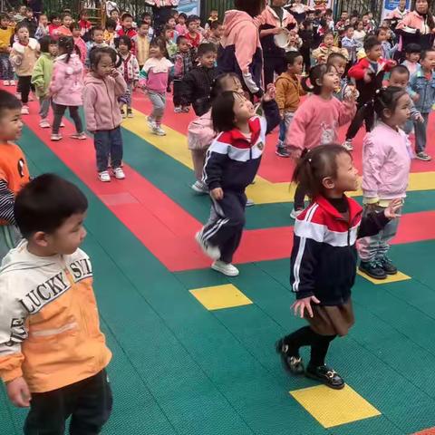 花蕾幼儿园小二班的日常