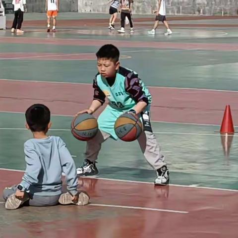 缤纷暑假，快乐一“夏”      ——紫阳二小二二班暑假德育作业剪影