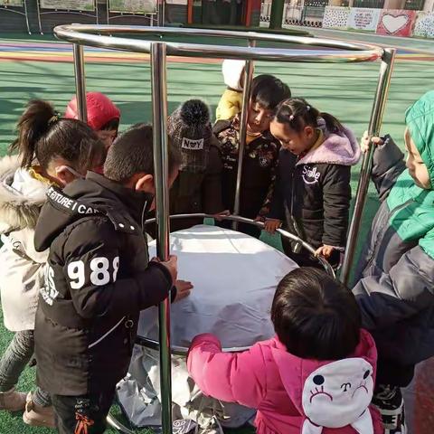 春蕾幼儿园中二班主题活动《我发现的……》