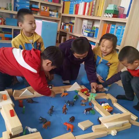 小建构     搭梦想