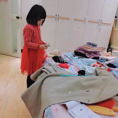 沁阳市实验幼儿园中四班“五一”主题活动—“劳动最光荣”