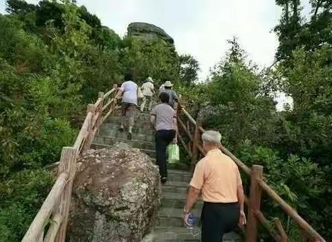 【小店区实验小学东润校区】——九九重阳节，浓浓敬老情