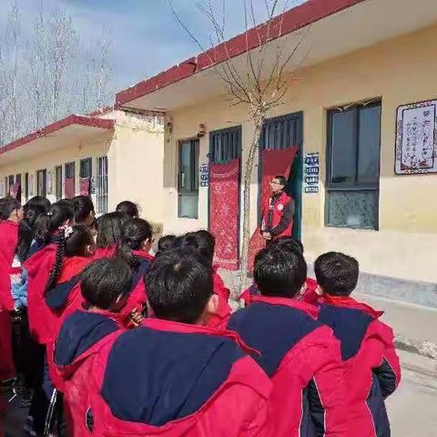 学习雷锋好榜样——沟南学校举行学雷锋活动