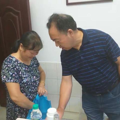 风湿病医院下乡回访出院患者