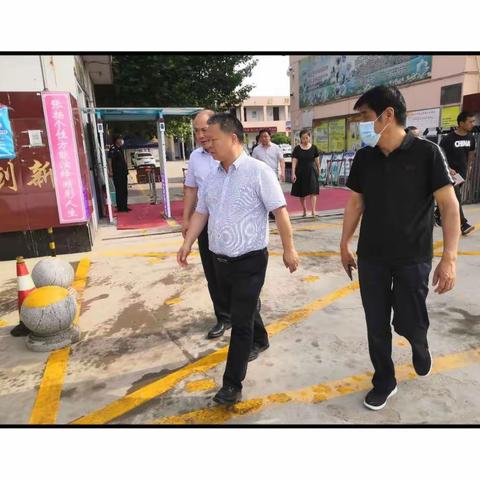 区委常委、副区长胡民升视察校园工作