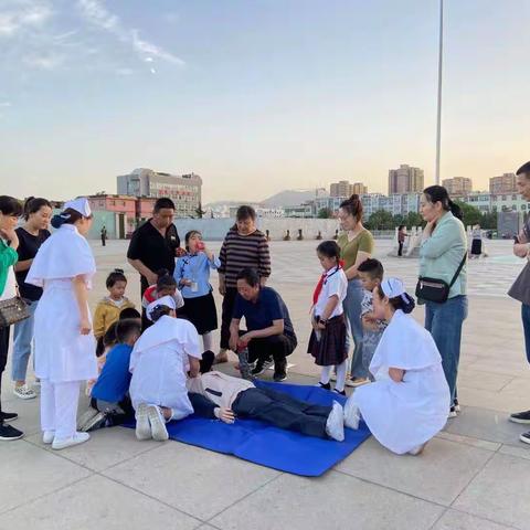 南丁格尔志愿服务：关爱生命，“救”在身边。