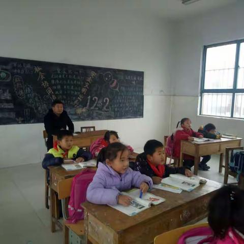 巴张小学迎来中心校期中检查