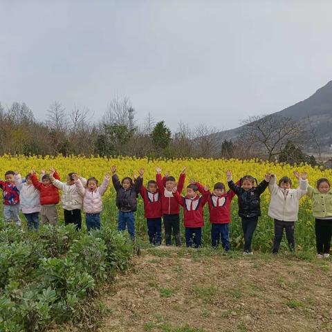 益昌幼儿园户外活动《寻找春天》