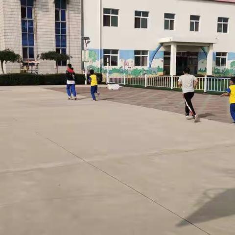 北戴河新区沟儿湾小学“篮球社团”开展情况