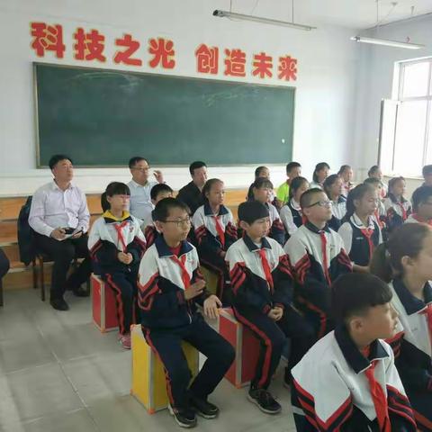 准旗教研室教研员深入实验小学进行教学常规检查与课堂教学指导活动