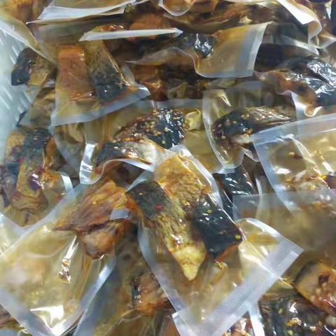 好水、好鱼、好人尝，椒香撕鱼！