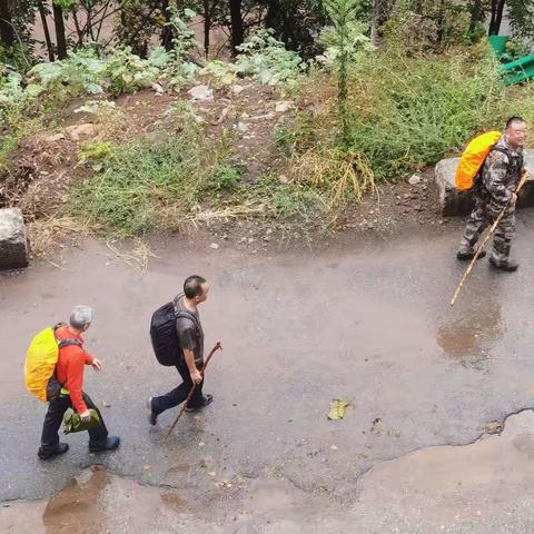 秋雨石板沟