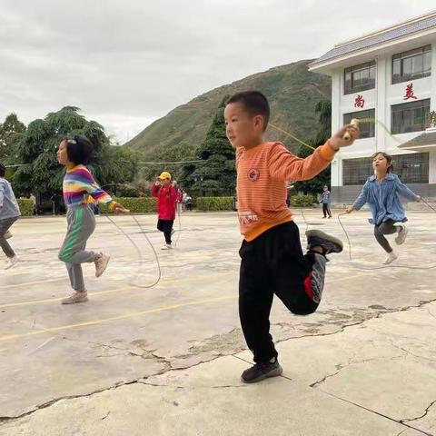 多彩活动，轻舞飞扬，放飞梦想——江口镇九年制学校乡村少年宫活动简报