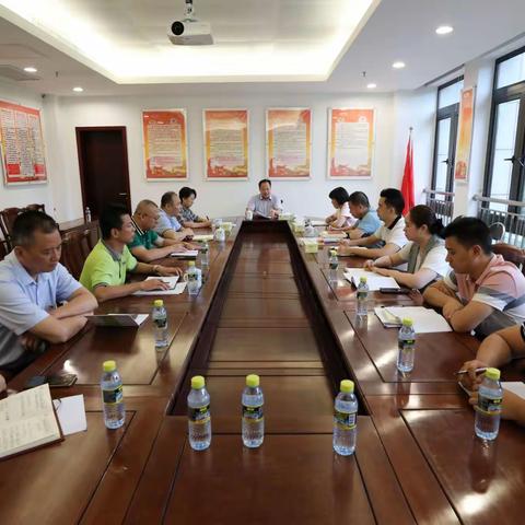 市政协党组成员、副主席刘辉平为机关党支部、提案法制委党支部、经济委党支部党员讲专题党课