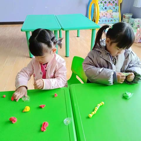 礼县城关镇第三幼儿园小一班三八妇女节主题教育活动