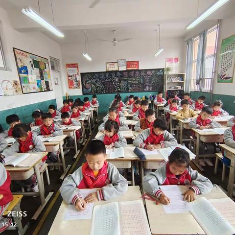 “传承红色基因 书写中华文明”   八一老校区二年级六班班级书法切磋比赛