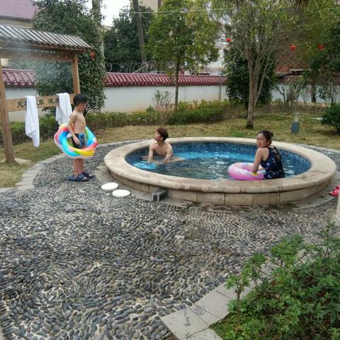 大特价🧛特价🌻泡天然温泉、特价订票：五一月门票38元，特35元，电话13974904692