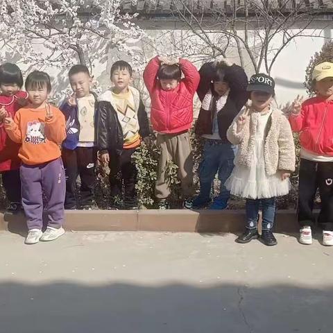 “初春花幼行，共育促成长”惠东社区幼儿园进社区活动